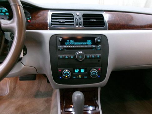 Used 2011 Buick Lucerne CXL FWD image 32
