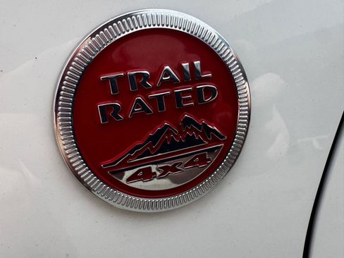 Used 2022 Jeep Renegade Trailhawk AWD/4WD image 29