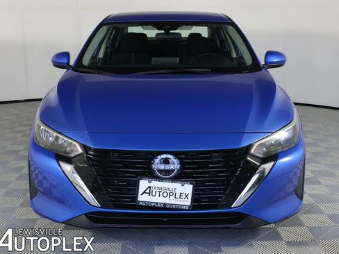 Used 2024 Nissan Sentra SV FWD image 2