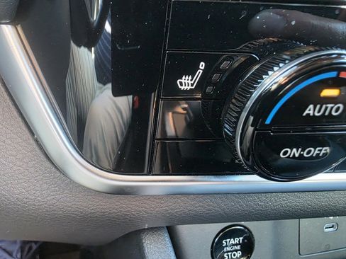 Used 2025 Nissan Rogue SL image 19