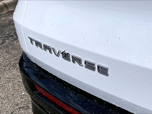 Used 2026 Chevrolet Traverse High Country FWD image 10