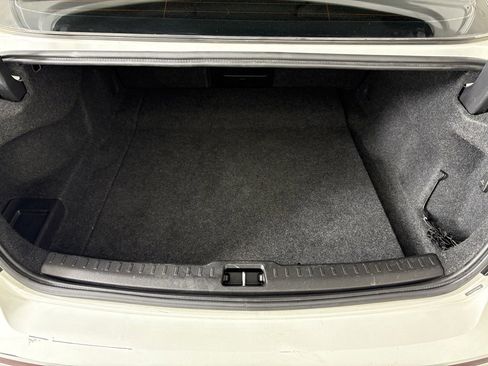 Used 2019 Volvo S60 T5 R-Design image 35