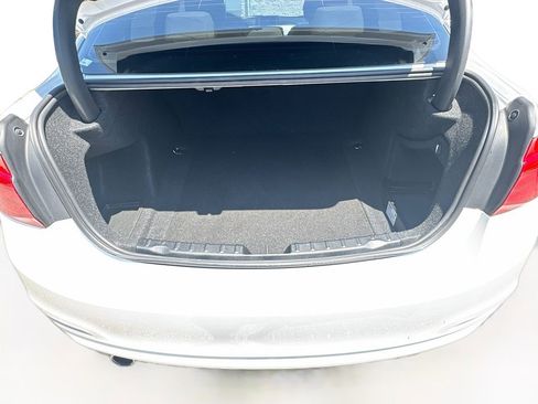 Used 2018 BMW 320i Sedan RWD image 32