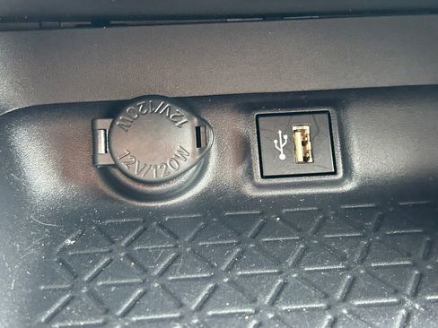 Certified 2025 Toyota RAV4 XLE FWD image 27