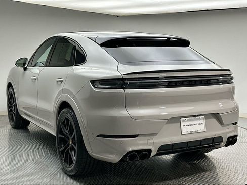 Used 2025 Porsche Cayenne S AWD/4WD image 11