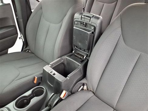 Certified 2018 Jeep Wrangler Sport image 29