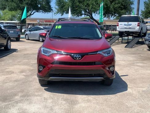 Used 2018 Toyota RAV4 XLE w/ Plus Extra Value Package FWD image 2
