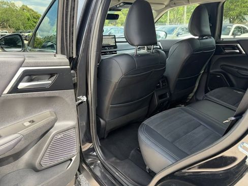 Used 2025 Mitsubishi Outlander SE AWD/4WD image 28