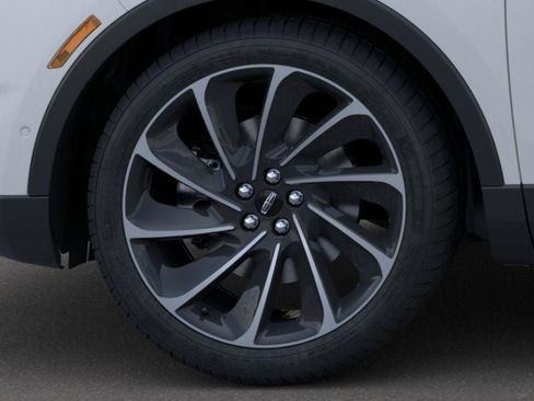 New 2022 Lincoln Nautilus Reserve w/ Equipment Group 201A image 19