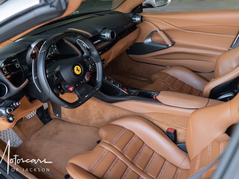 Used 2022 Ferrari 812 GTS image 30