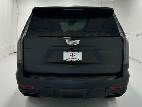 Used 2026 Cadillac Escalade Platinum Sport w/ LPO, ONYX Package AWD/4WD image 7