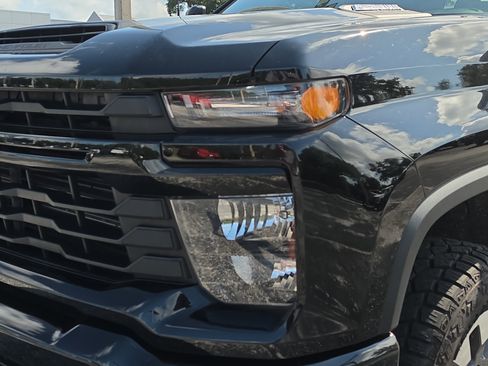 Used 2024 Chevrolet Silverado 2500 Custom w/ Custom Value Package AWD/4WD image 9