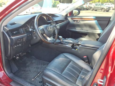 Used 2016 Lexus ES 350 w/ Luxury Package w/Wood Trim FWD image 22