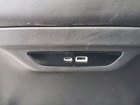 Certified 2024 Chrysler Pacifica Touring-L image 24