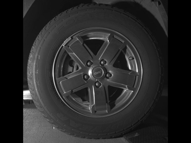 Used 2005 Jeep Grand Cherokee Limited AWD/4WD image 8