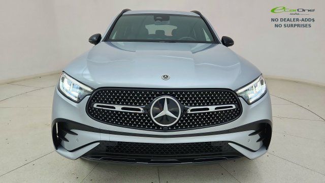 Used 2025 Mercedes-Benz GLC 300 4MATIC image 16