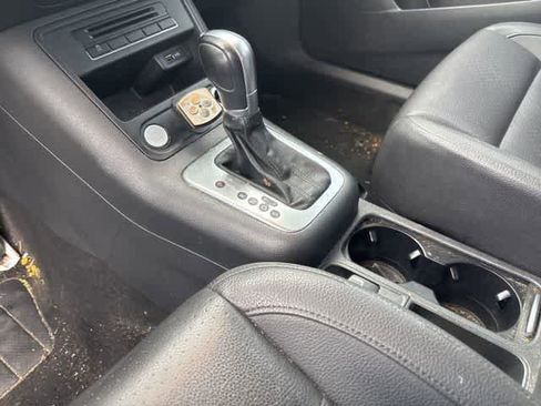 Used 2016 Volkswagen Tiguan S image 16