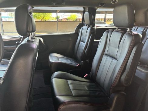 Used 2016 Dodge Grand Caravan R/T image 19