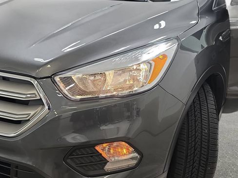 Used 2019 Ford Escape SE FWD image 30