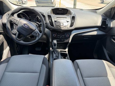 Used 2018 Ford Escape SE image 16