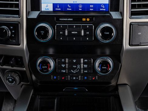 Used 2021 Ford F250 Platinum w/ Tremor Off-Road Package AWD/4WD image 27