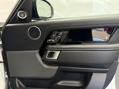 Used 2020 Land Rover Range Rover HSE image 28