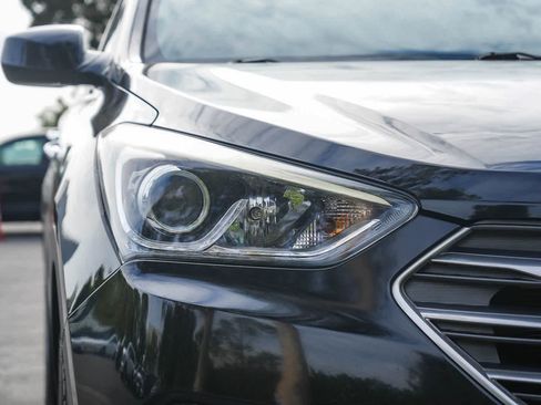 Used 2017 Hyundai Santa Fe Sport FWD image 10