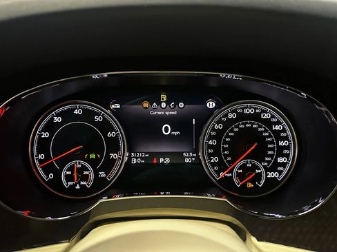 Used 2019 Bentley Bentayga V8 Sport Utility 4D image 35