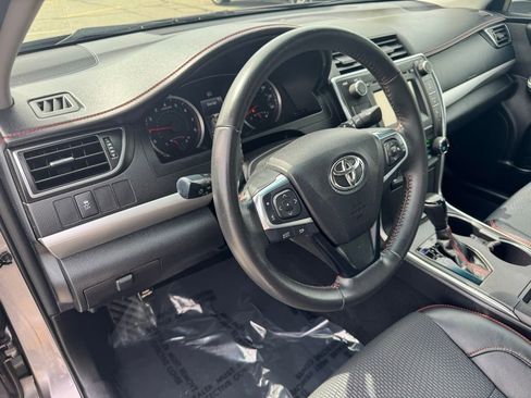 Used 2017 Toyota Camry SE FWD image 16