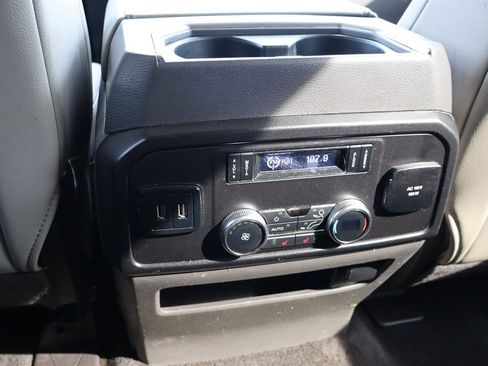 Used 2018 Ford Expedition Max Limited RWD image 28