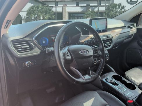 Used 2020 Ford Escape Titanium AWD/4WD image 12
