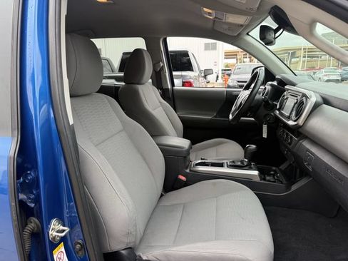 Used 2018 Toyota Tacoma SR5 RWD image 28