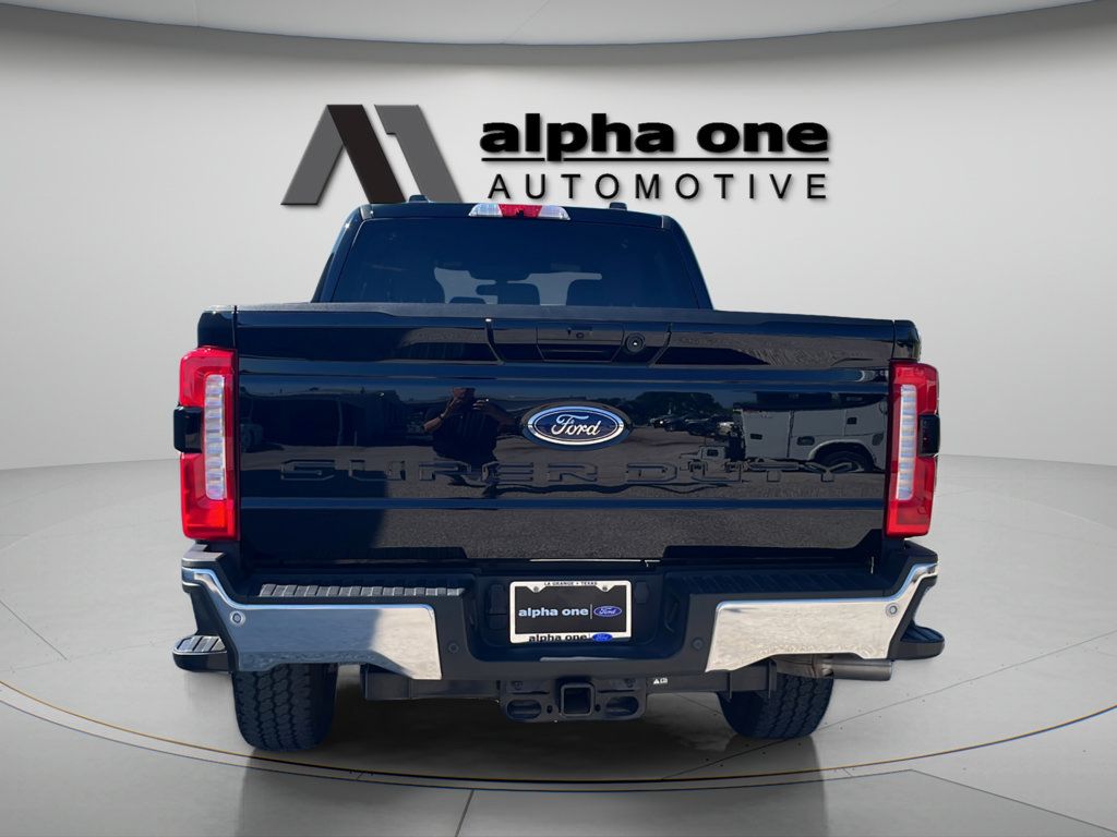 Used 2025 Ford F250 Lariat w/ FX4 Off-Road Package AWD/4WD image 7