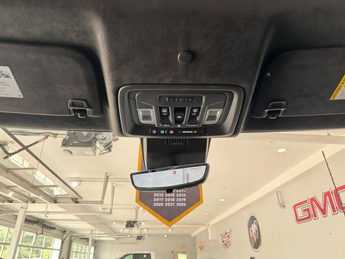 Certified 2025 GMC Sierra 2500 Denali Ultimate AWD/4WD image 27