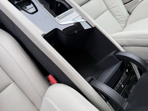 New 2026 Volvo XC60 B5 Ultra w/ Protection Package Premier image 24