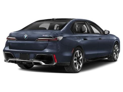 Certified 2023 BMW 740i RWD image 2