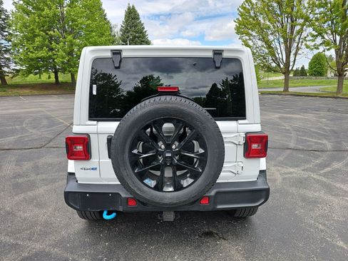 Used 2023 Jeep Wrangler Unlimited Sahara w/ Cold Weather Group AWD/4WD image 5