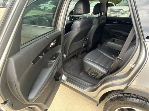 Used 2017 Kia Sorento EX AWD/4WD image 15
