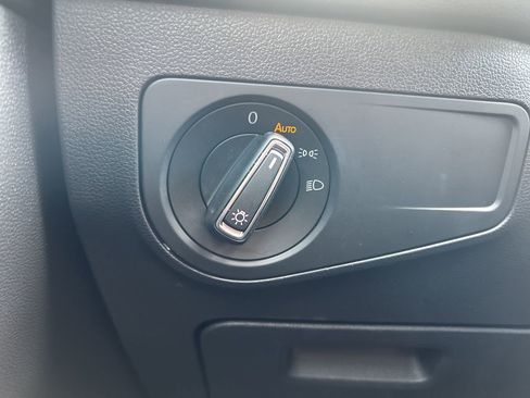 Used 2024 Volkswagen Tiguan SE R-Line image 19