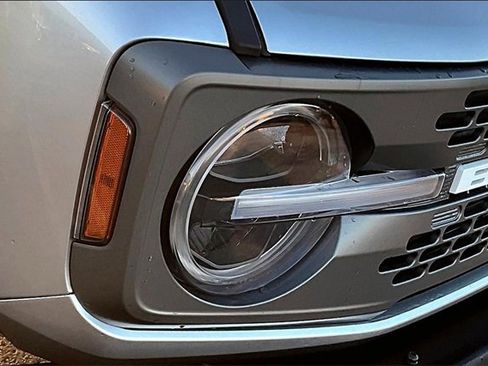 Used 2024 Ford Bronco Badlands image 32