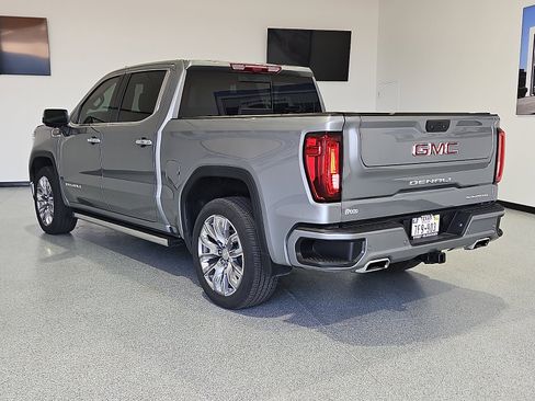 Used 2025 GMC Sierra 1500 Denali w/ Denali Reserve Package AWD/4WD image 2