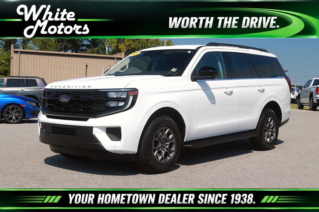 Used 2025 Ford Expedition Active RWD image 1