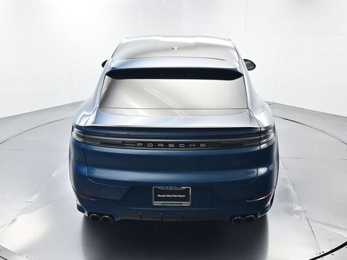 Certified 2025 Porsche Cayenne Coupe AWD/4WD image 36