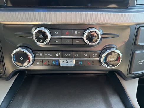 Used 2025 Ford F450 Platinum w/ Platinum Plus Package image 32