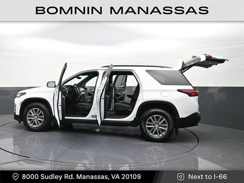 Used 2023 Chevrolet Traverse LT AWD/4WD image 42