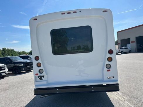 Used 2025 Ford E-450 and Econoline 450 Super Duty w/ Shuttle Bus Prep Package RWD image 4