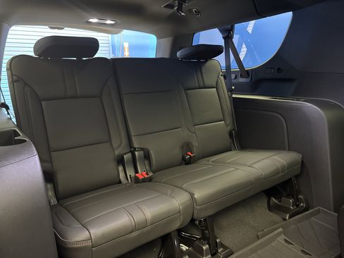 New 2026 Chevrolet Suburban RST w/ Comfort Package AWD/4WD image 29