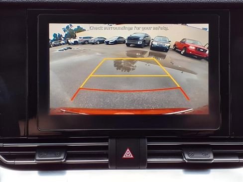 Used 2022 Kia Niro LXS image 4