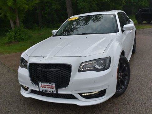 Used 2023 Chrysler 300 Touring L w/ Popular Equipment Group AWD/4WD image 12