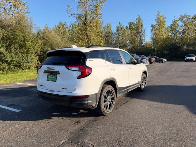 Used 2024 GMC Terrain SLE w/ Driver Convenience Package AWD/4WD image 6